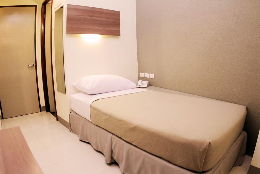 The Center Suites Cebu Exteriör bild