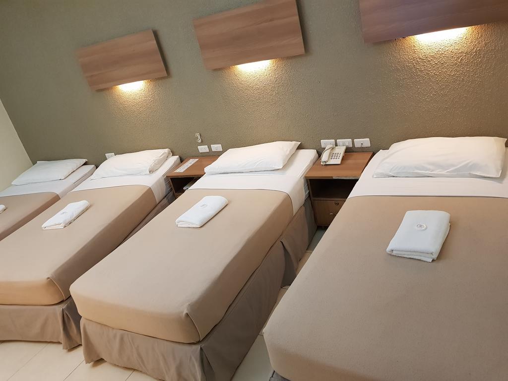 The Center Suites Cebu Exteriör bild