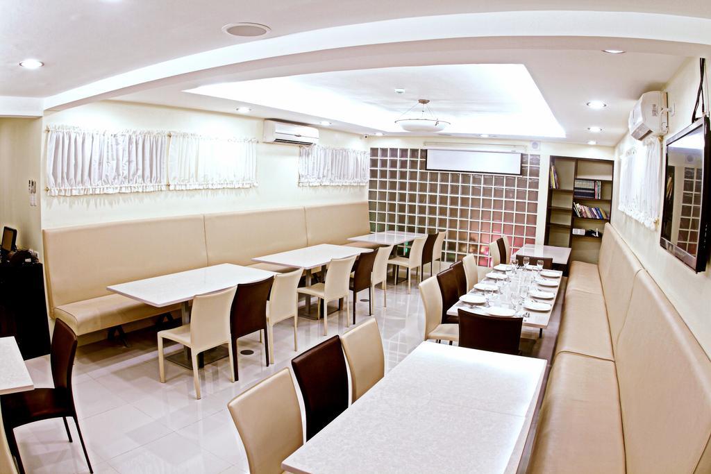 The Center Suites Cebu Exteriör bild