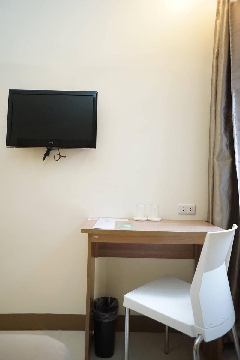 The Center Suites Cebu Exteriör bild