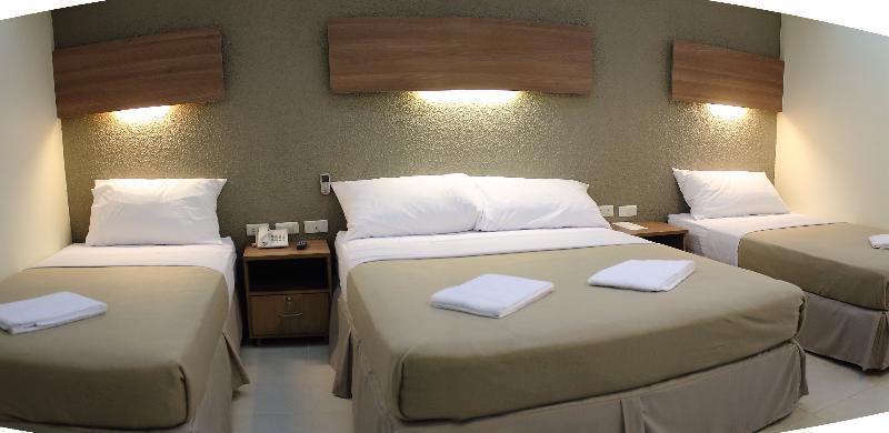 The Center Suites Cebu Exteriör bild
