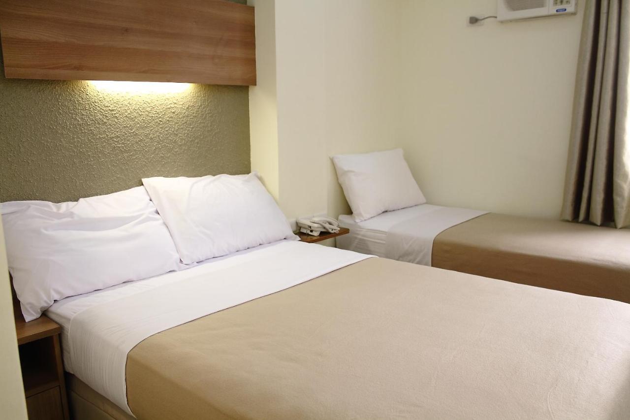 The Center Suites Cebu Exteriör bild